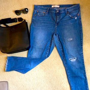 2 pairs of GAP best girlfriend Jeans